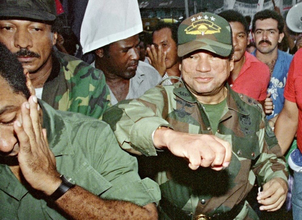 MANOOCHER DEGATHI (AFP/Archives) L'ancien dictateur Manuel Noriega le 2 mai 1989 à Panama City