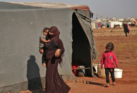 L'ONU va livrer de l'aide aux milliers de Syriens bloqués à la frontière