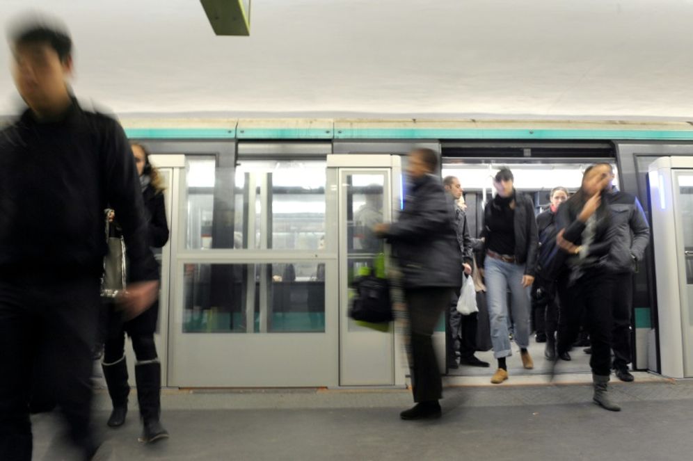 Le trafic est rétabli sur la ligne 1 du métro parisien, fermée mardi soir suite à une panne