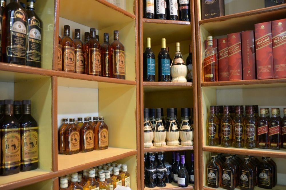 The western commercial district of Al-Duwasa is home to several modest alcohol outlets