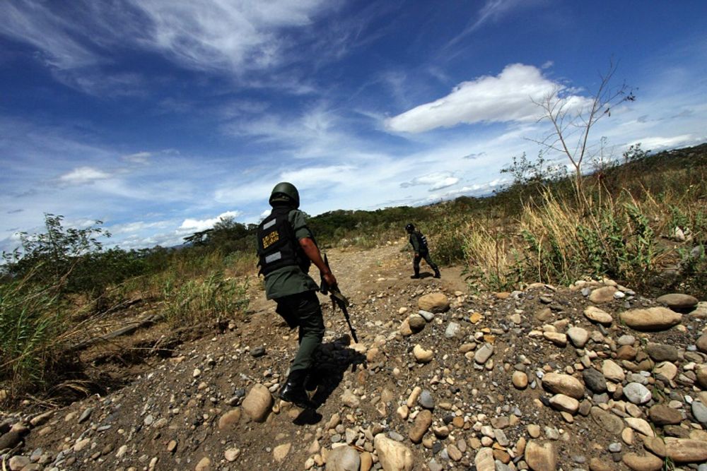 Le Venezuela ferme une partie de sa frontière avec la Colombie après une attaque