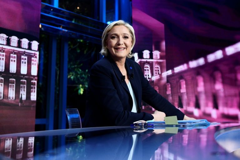Marine Le Pen Ils Sont Là Dans Nos Campagnes Marine Le Pen Créditée D'un Bon Début De Campagne De 2d Tour (sondage