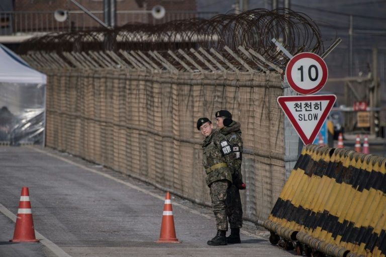 i24NEWS - S. Korea halts border broadcasts ahead of Kim summit
