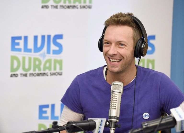 Coldplay Frontman Chris Martin Tours Israel's Negev Sparking Concert