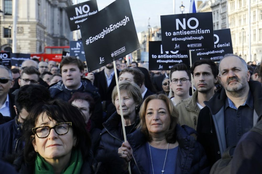 Des membres de la communauté juive manifestent contre l'antisémitisme au Labour, à Londres le 26 mars 2018