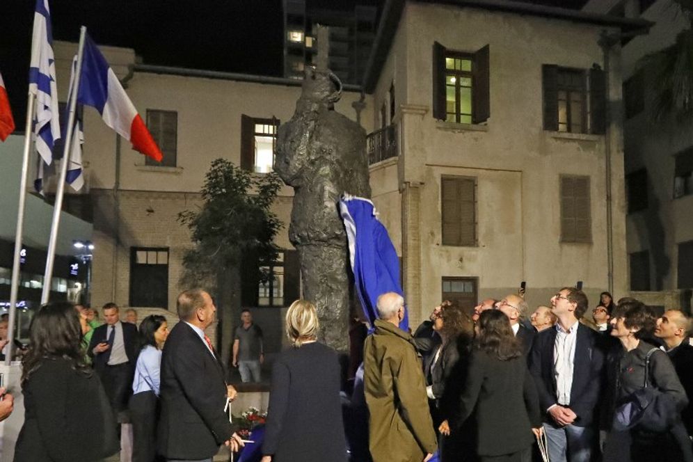 JACK GUEZ / AFP Inauguration de la statue d'Alfred Dreyfus à Tel-Aviv le 27.11.2018