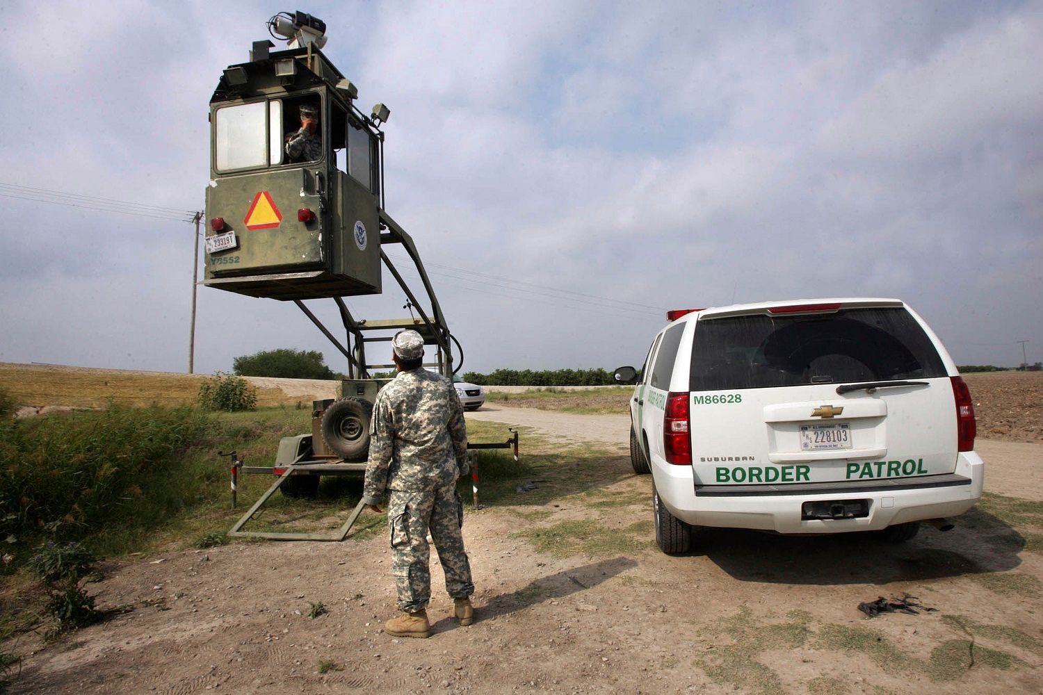 Arizona Deploys First 225 National Guard Members To Mexico Border I24news