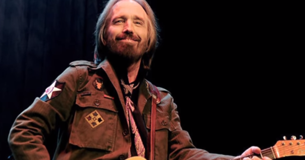 Tom Petty Rocking Tom Petty, Heartland Rocker With Dark Streak, Dead At 66 - i24NEWS