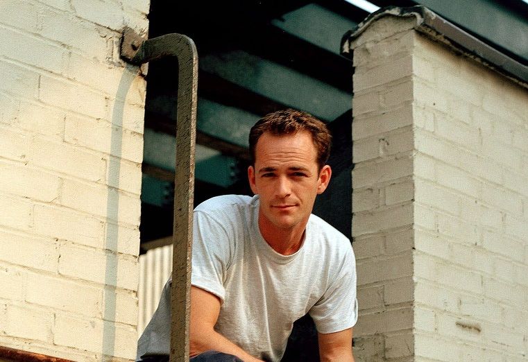 'Beverly Hills, 90210' Actor Luke Perry Dead After Stroke At Age 52 ...