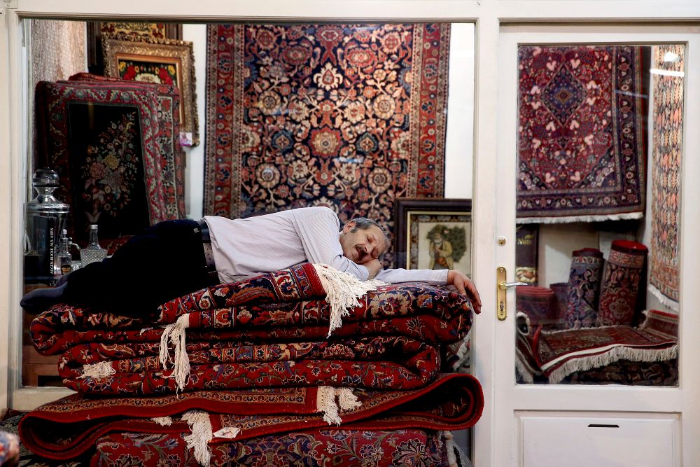 Trade embargo pulls the rug from under Persian carpet legacy - La Prensa  Latina Media