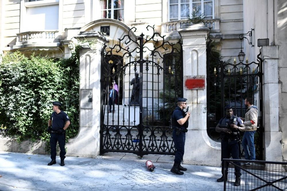 L'Iran Fustige La France Après Une Manifestation Devant Son Ambassade À Paris - I24NEWS