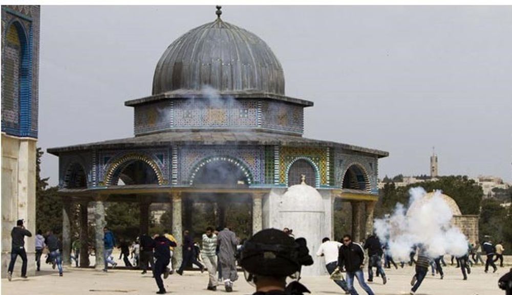 Кто построил аль аксу. Мечеть Аль Масджид Аль Акса. Аль Акса палестинцы. Мечеть Аль Акса с флагом.