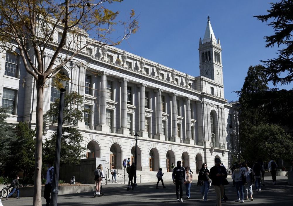 Violent Mob Forces Jewish Students To Evacuate Through Tunnel At UC