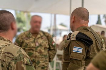 Séminaire international sur les leçons de la guerre présence d’officiers étrangers