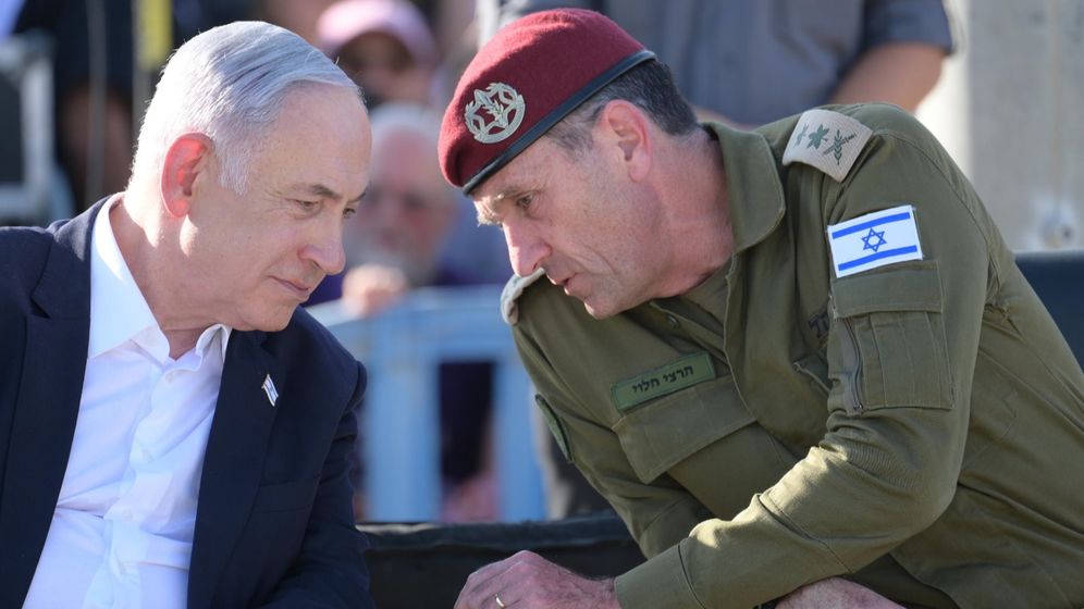 Amos Ben Gershom/ GPO Le Premier ministre israélien Benjamin Netanyahou et l'ancien chef d'état-major, le général Herzi Halevi