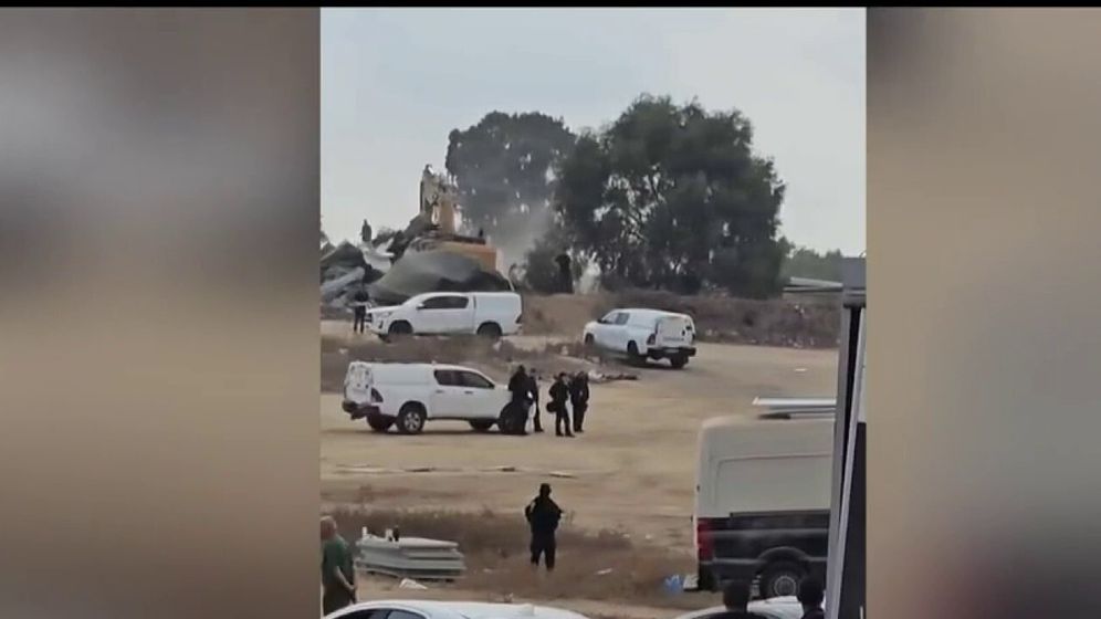 27A according to israeli law قوات الأمن الإسرائيلية تهدم عشرات المنازل في قرية "الضحية"