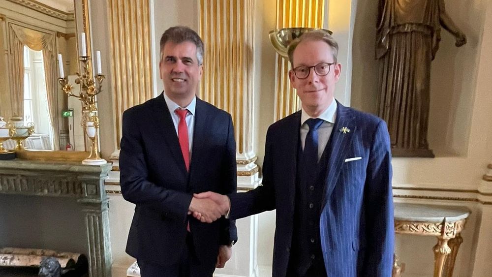 Israeli Foreign Minister Eli Cohen (L) and his Swedish counterpart Tobias Billström in Stockholm, Sweden.
