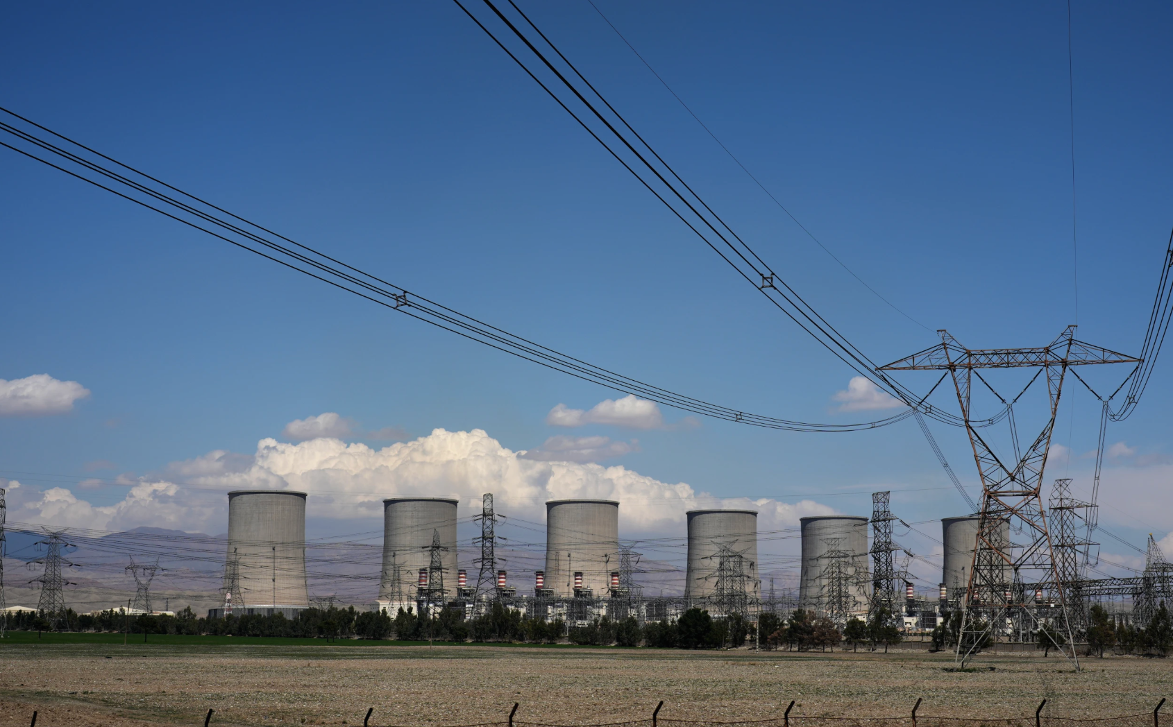 Iran : des chaînes humaines autour des centrales électriques sur fond de menace américaine