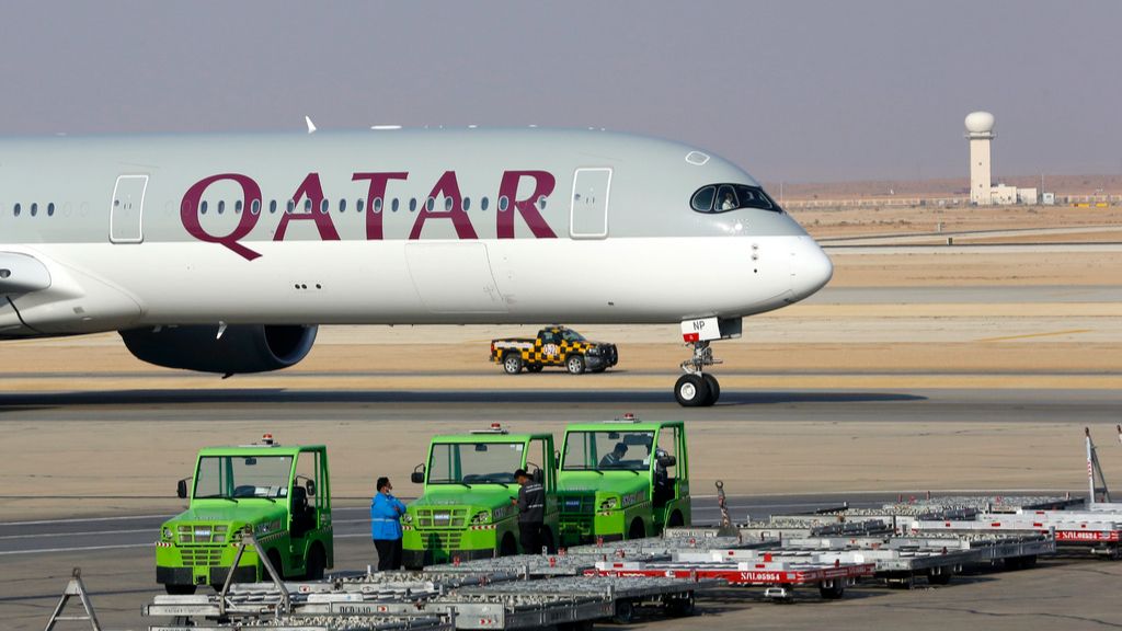 هل تطول الحرب؟ قطر تبدأ إجلاء طائراتها بعيدًا عن منطقة الخطر