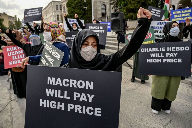 Istanbul Manifestation Contre La Publication Des Caricatures De Mahomet Par Charlie Hebdo I24news