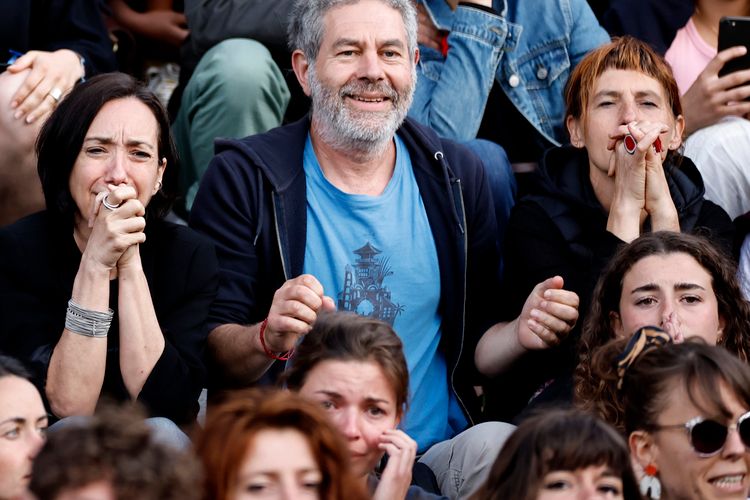 Les &eacute;lecteurs de gauche attendent les r&eacute;sultats du second tour des &eacute;lections l&eacute;gislatives, dimanche 7 juillet 2024 &agrave; Nantes