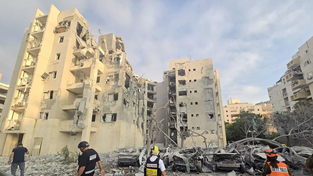 Impact direct de missile iranien sur un immeuble à Beer Sheva, le 24.06.2025