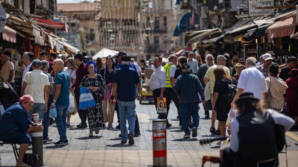 יונתן זינדל / פלאש 90 שוק מחנה יהודה, ארכיון (למקום ולמצולמים אין קשר לנאמר בכתבה)