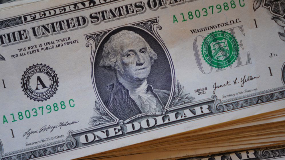 أوراق دولار أمريكية - صورة توضيحية