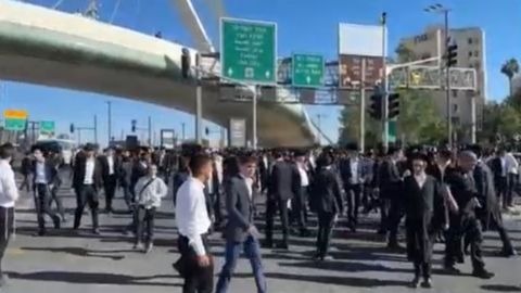 Haredi Protesters Burn Cars, Block Roads, Warn Civil War