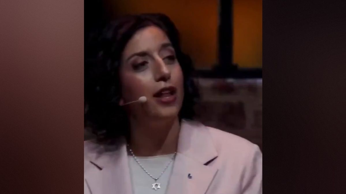 لماذا ارتدت الوزيرة المسلمة ذات الأصول الفلسطينية نجمة داوود؟