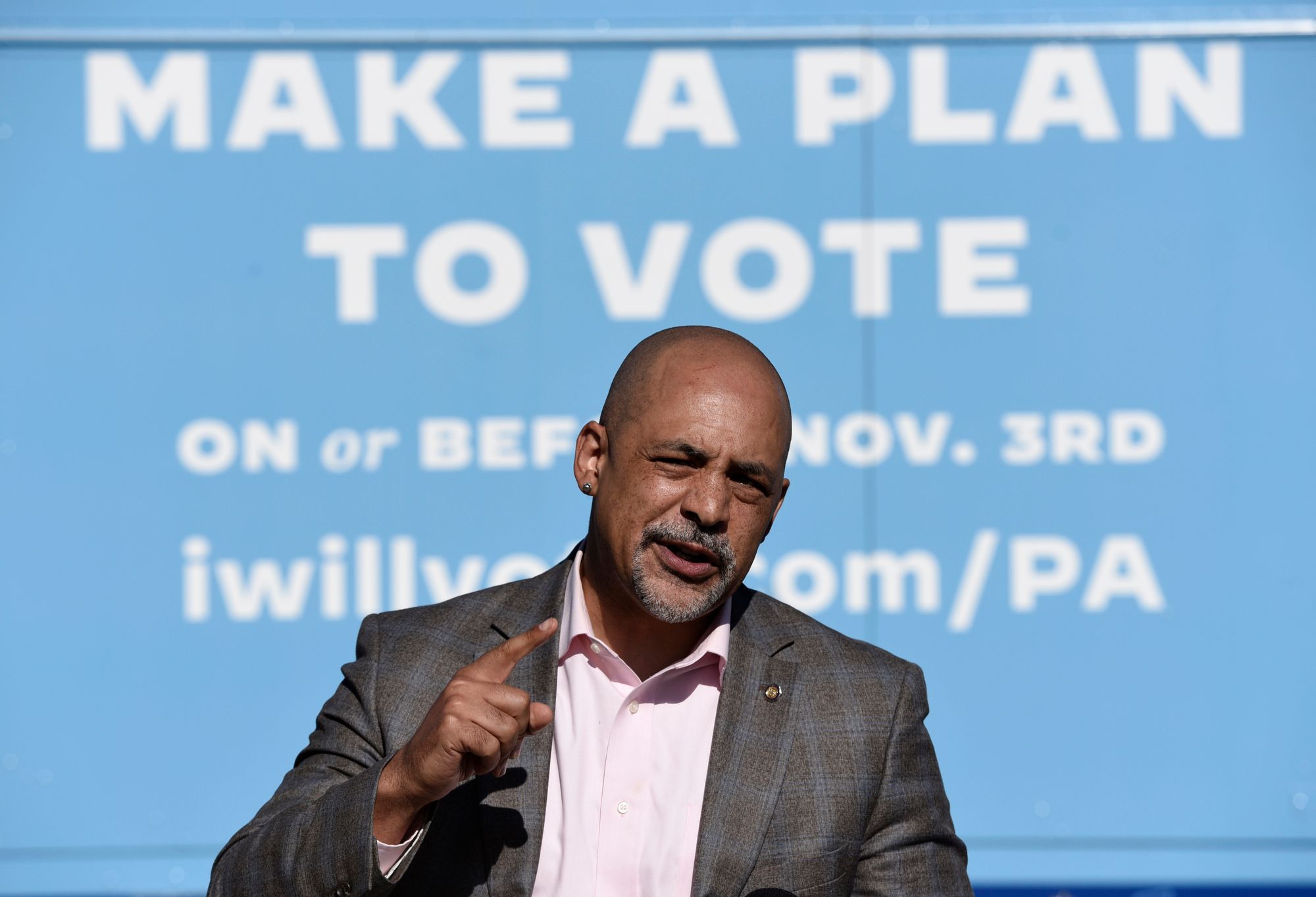 Un progressiste très critique d’Israël remporte une primaire démocrate à Philadelphie