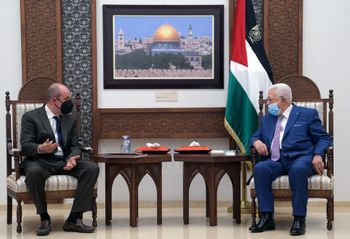 President Mahmud Abbas (R) meeting with the US envoy for Israel-Palestinian affairs Hady Amr, Ramallah, West Bank, May 17, 2021.