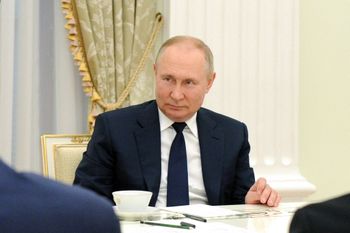 Russian President Vladimir Putin meets with the winners of the Leaders of Russia competition, at the Kremlin in Moscow, Russia, on July 7, 2022.