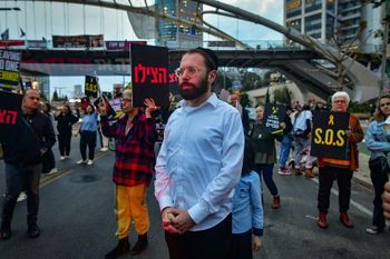 الصحافي يسرائيل فيري - ارشيف