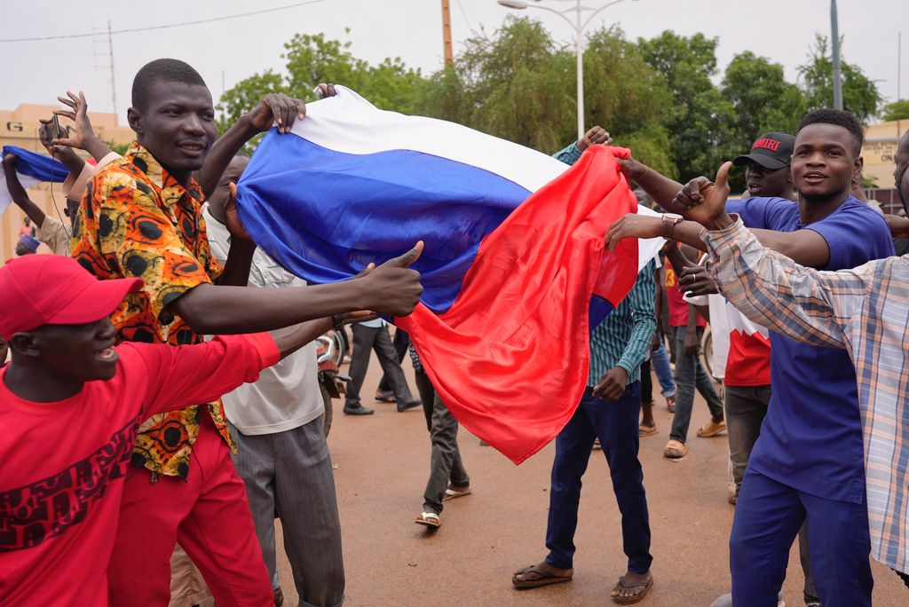 West Vs. Russia In Niger: France Losing The Continent? - Vimarsana News