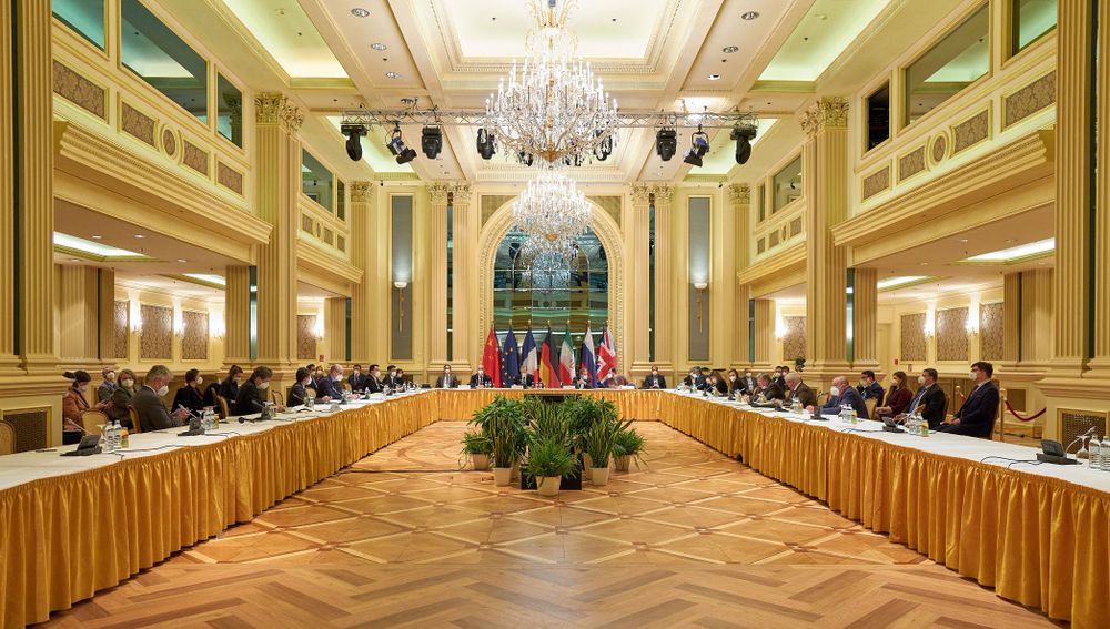 Membres de la délégation des parties à l'accord nucléaire iranien - Allemagne, France, Grande-Bretagne, Chine, Russie et Iran - lors d'une réunion au Grand Hôtel de Vienne, le 17 avril 2021