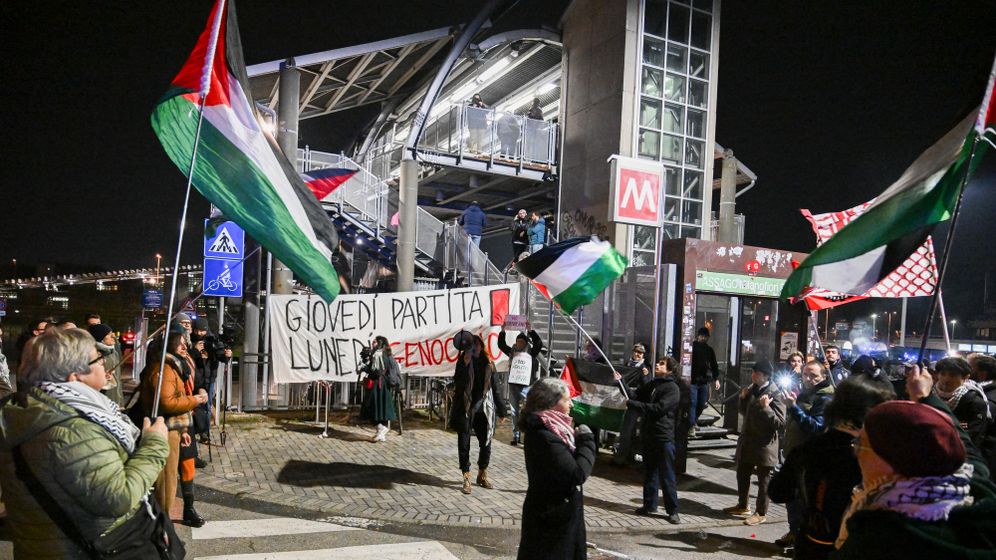 Pro-Palestinian demonstrators protest in Milan, Italy, November 20, 2025.  