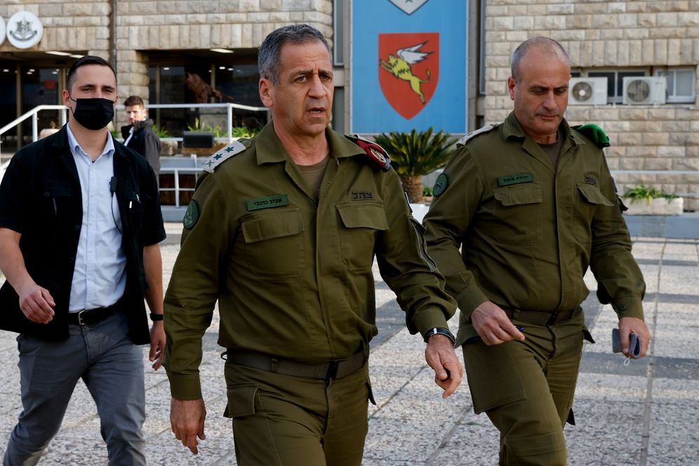 Olivier Fitoussi/Flash90 Le chef d'état-major israélien Aviv Kochavi après une réunion avec le ministre israélien de la Défense Benny Gantz au quartier général du commandement central de Tsahal à Jérusalem, le 30 mars 2022