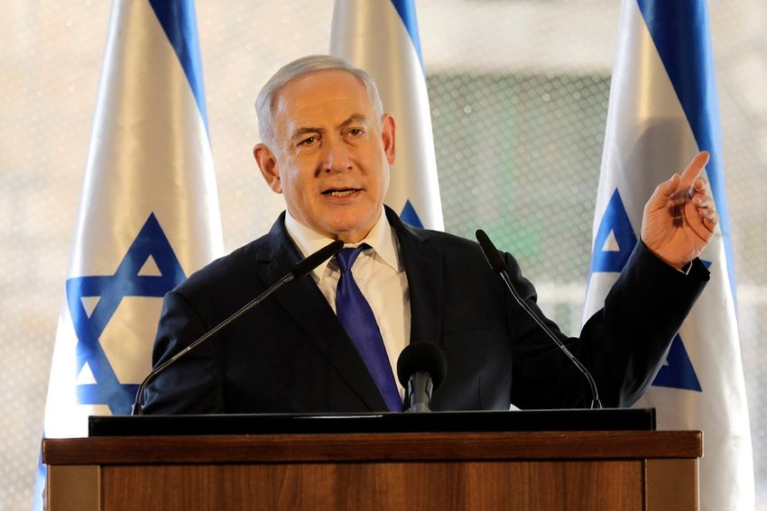 O primeiro-ministro de Israel, Benjamin Netanyahu, gesticula enquanto fala durante uma cerimônia perto do local mais sagrado de Hebron, na parte controlada por Israel da cidade de Hebron, na Cisjordânia, quarta-feira, 4 de setembro de 2019