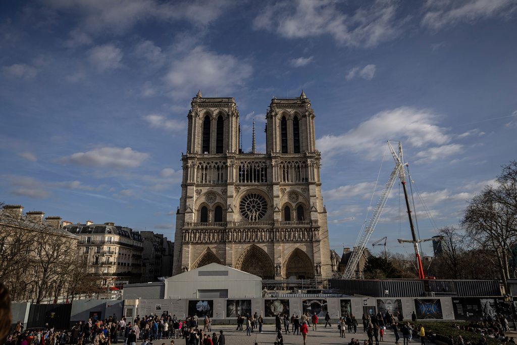 Paris: une lettre anonyme évoquant un attentat découverte dans la cathédrale Notre-Dame