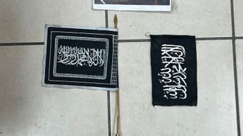 Drapeaux de Daesh retrouvés lors des perquisitions aux domiciles des deux terroristes arrêtés à Jérusalem-Est