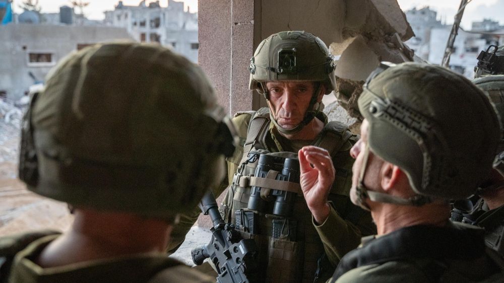 Le chef d'État-Major de l'armée israélienne,  Herzi Halevi, et le directeur du Shin Bet, Ronen Bar, se sont rendus sur le lieu où Yahya Sinwar a été éliminé