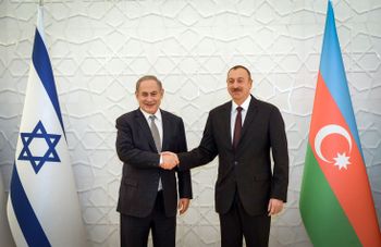 Le Premier ministre Benjamin Netanyahu rencontre le président de l'Azerbaïdjan Ilham Heydar Oghlu Aliyev, le 13 décembre 2016.