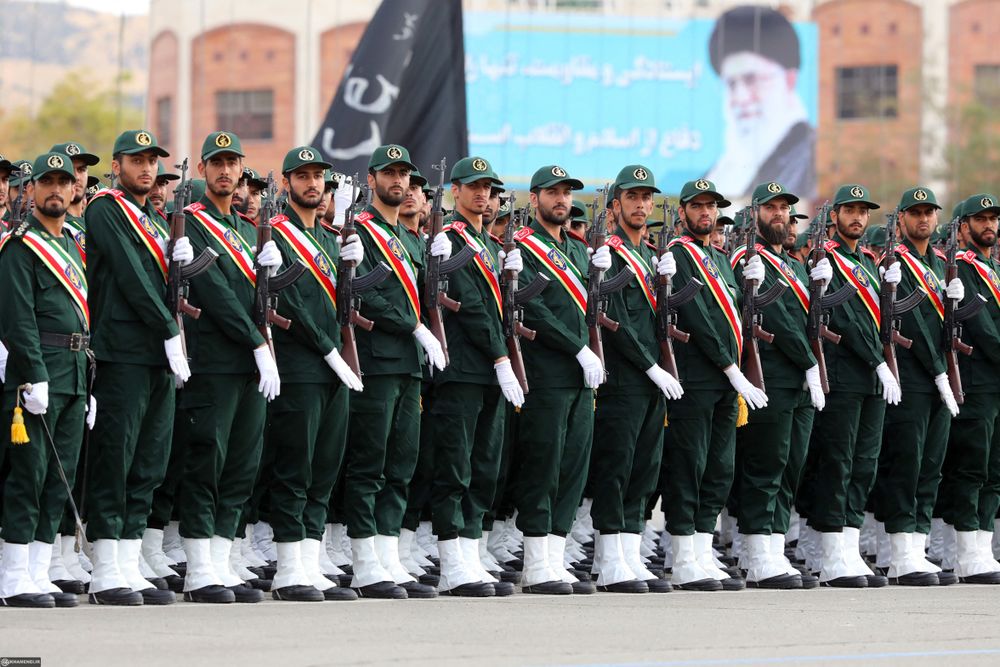 Des cadets du corps des Gardiens de la révolution islamique (CGRI) iraniens lors d'une cérémonie de remise des diplômes à l'université Imam Hussein de Téhéran, le 13 octobre 2019