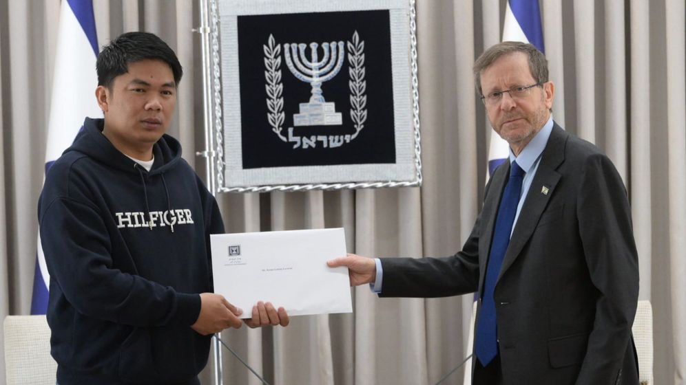 Isaac Herzog rencontre le veuf de l'aide-soignante philippine tuée par un missile iranien