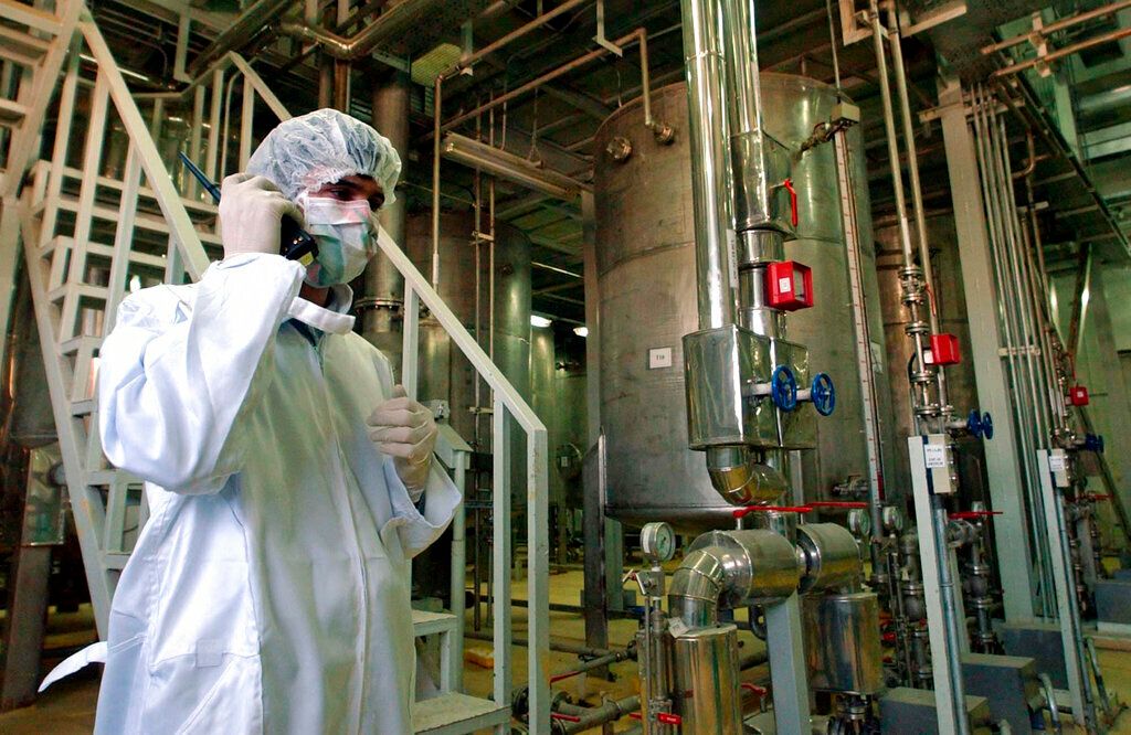 Iran to propose to US a temporary halt to uranium enrichment - report