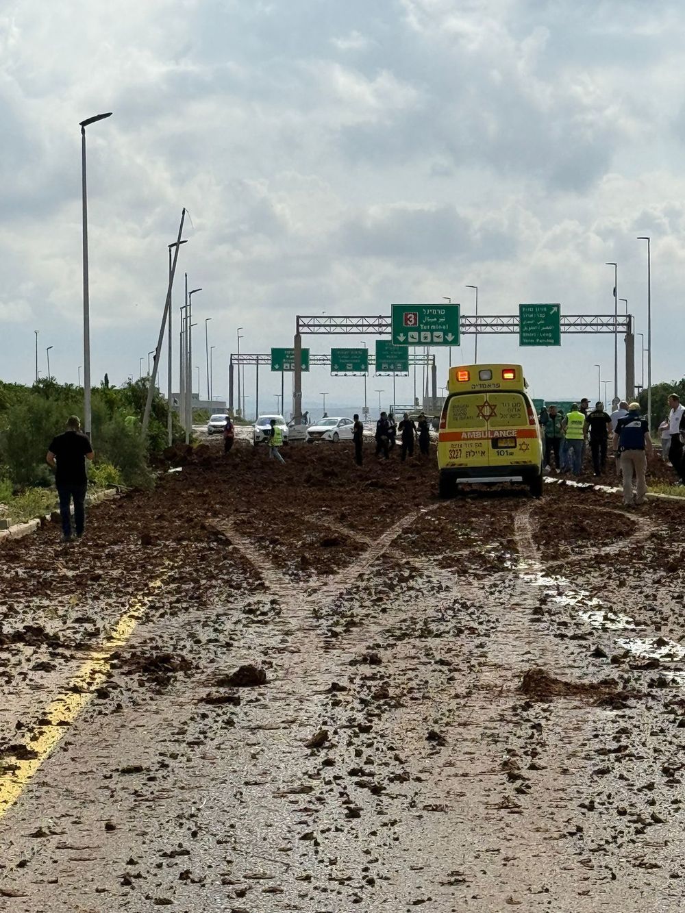 Zone de la chute du missile dans l'enceinte de l'aéroport Ben Gourion; dimanche 4 mai 2025