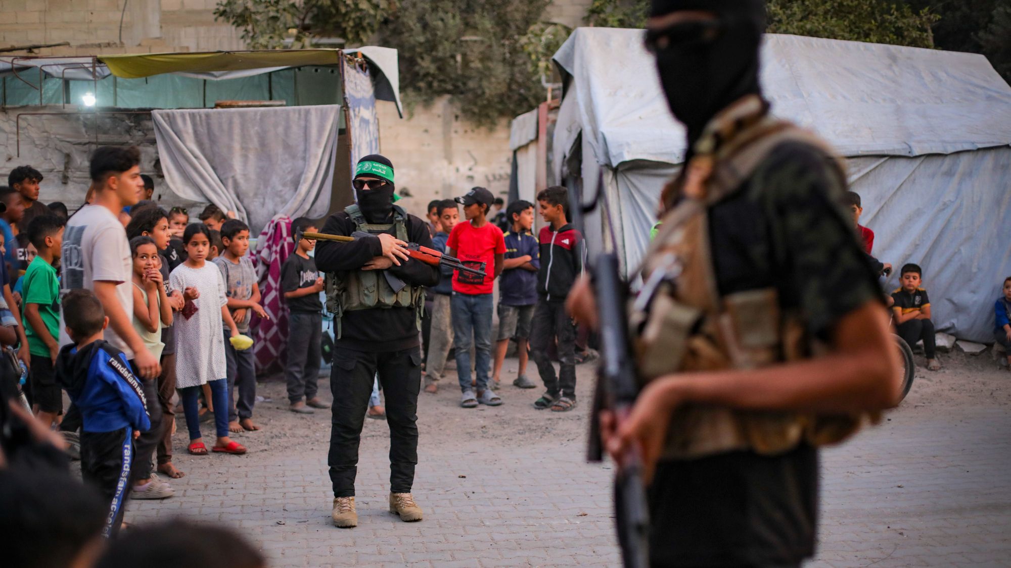 تحرك غير مسبوق في غزة: حماس وفتح تناقشان ملفات خلافية وحساسة بينها السلاح