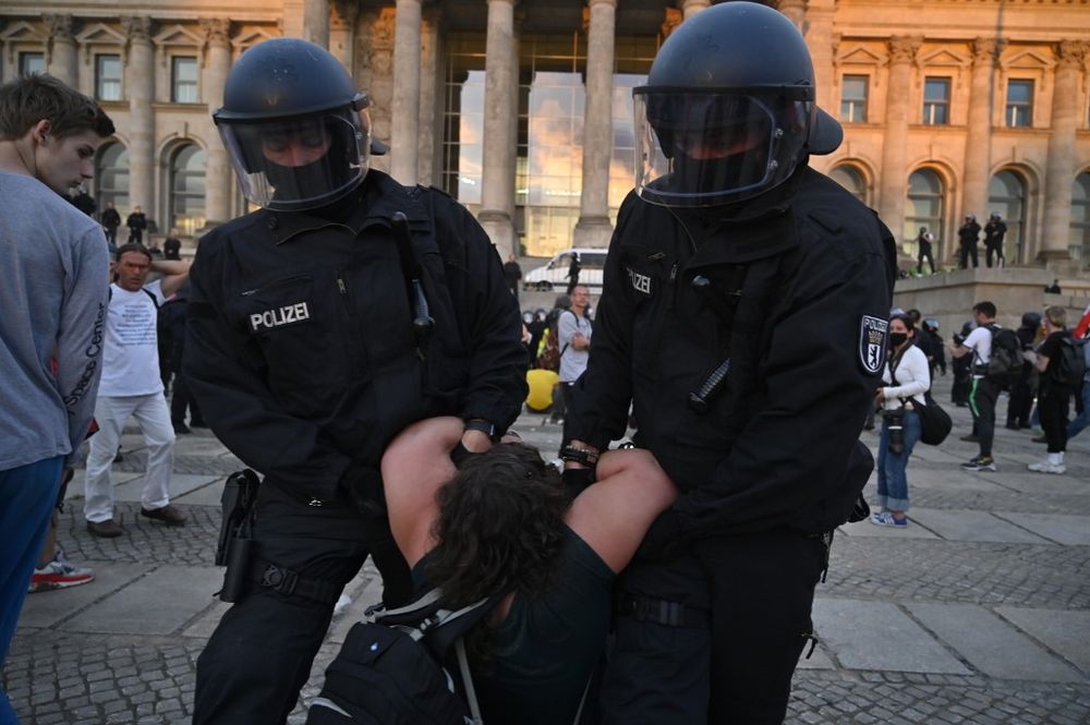 Germany Police Arrest Hundreds After Protest Against Coronavirus