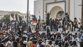 D'immenses manifestations en soutien à la junte militaire ont eu lieu dans tout le Niger dimanche.